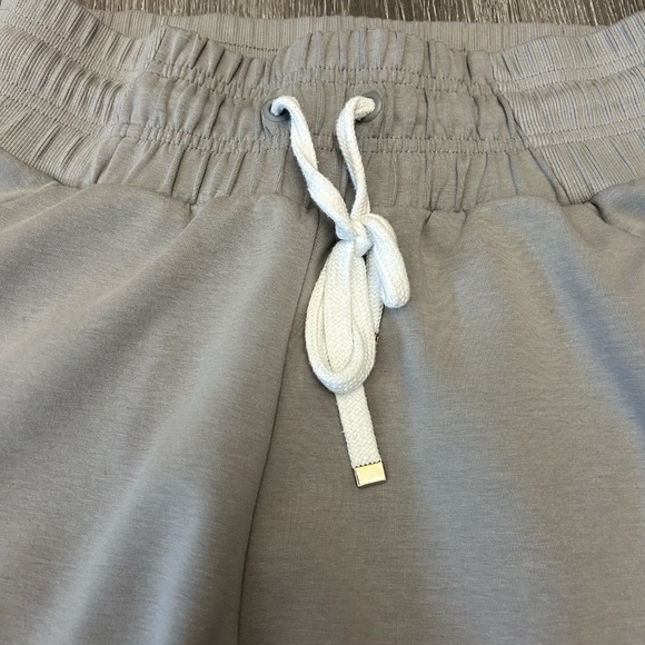 Gymshark (M) Joggers - Picture 2 of 6